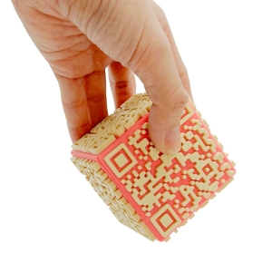 【3/15(日)先行販売開始】立体型オブジェQ-CUBE